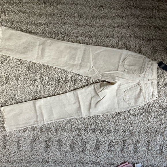 Abercrombie Curve Love Ultra High Rise 90s Straight Jean - Picture 2 of 3